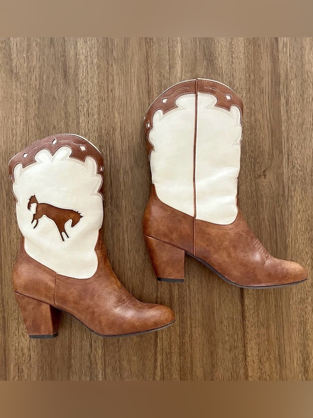 Western Boots with Horse Design - BAIT Brand - Size 8